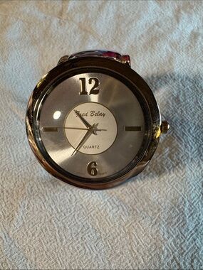 Women’s Gold-Tone Quartz Watch - Gold